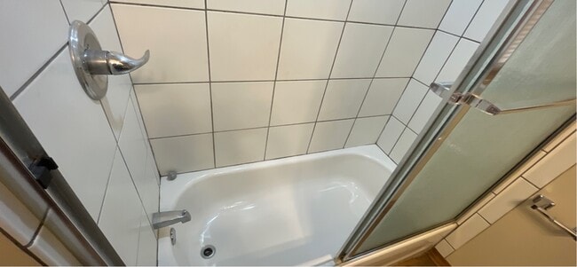 Building Photo - 404 Boston St