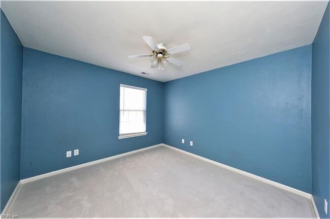 Building Photo - 176 White Cedar Ln