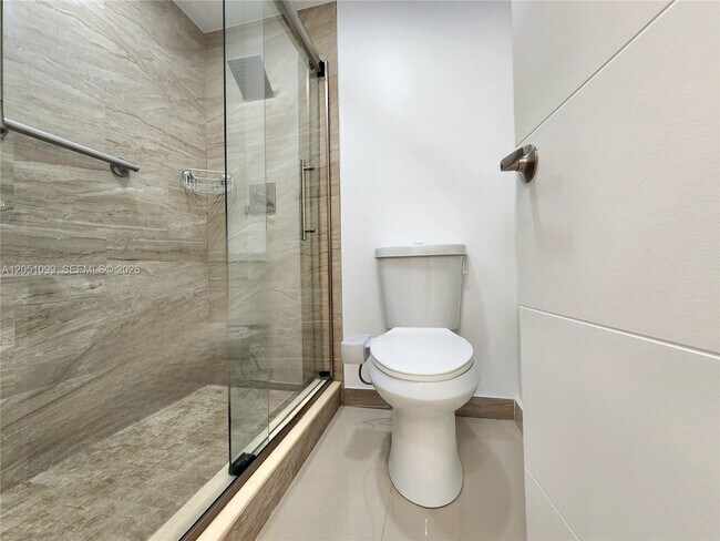 Building Photo - 3505 S Ocean Dr