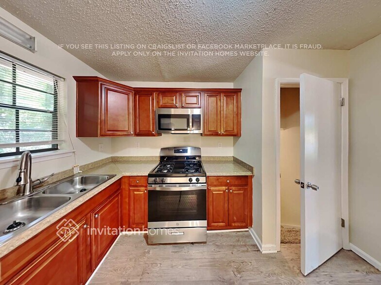 Building Photo - 5046 Camden Ct SW
