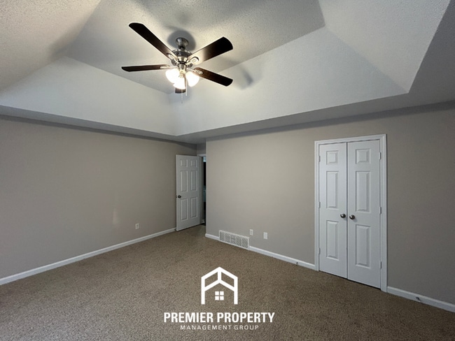 Building Photo - Spacious 4 Bedroom Home for Rent in Memphis | Vaulted Ceilings, Bay Windows & Fenced Yard