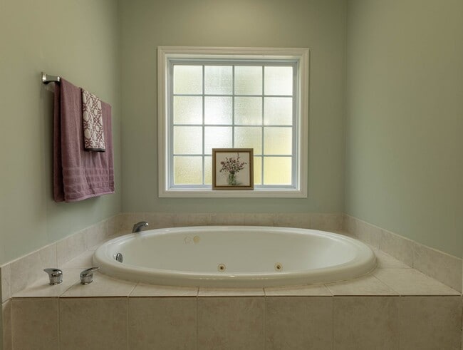 Building Photo - Available Now in Chadwick Shores