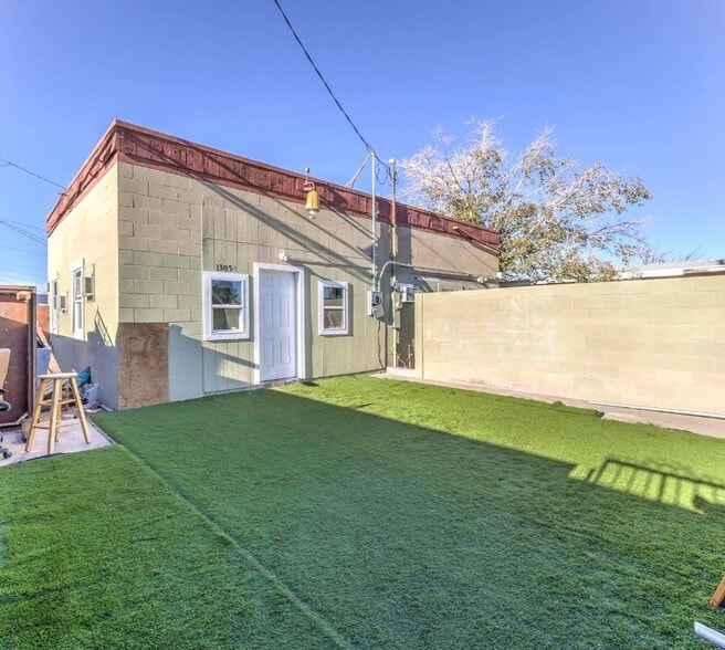 Primary Photo - 1305 Palm St