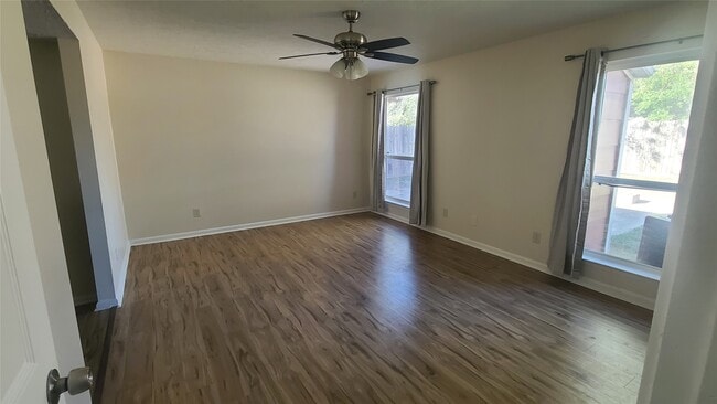 Building Photo - 19538 Hollowlog Dr