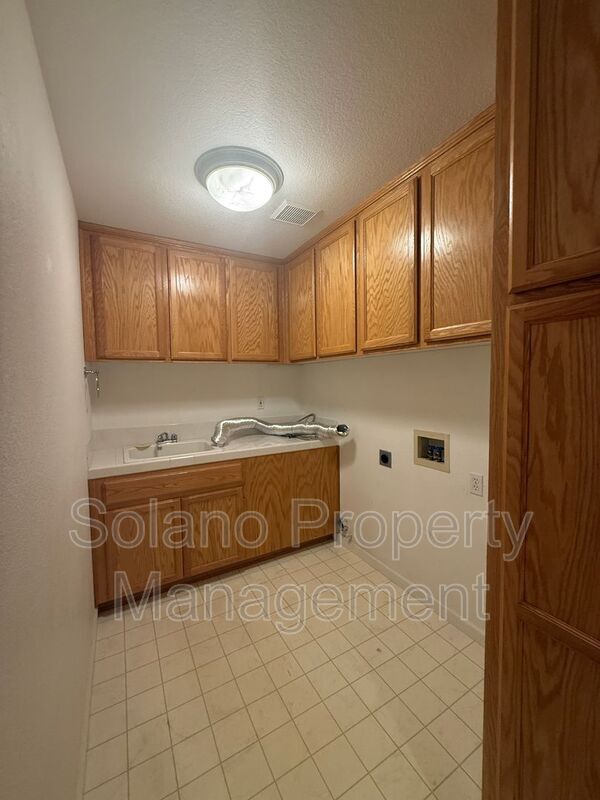Building Photo - 661 Vintage Valley Dr