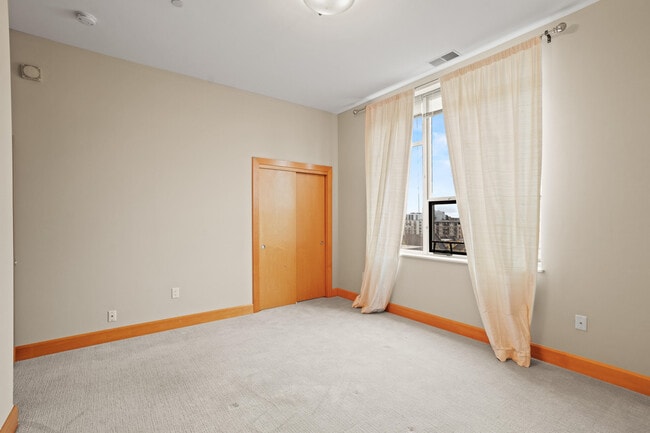 Building Photo - 1111 N Marshall St