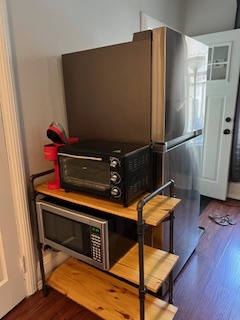 kitchen, full size fridge - 217 Franklin St