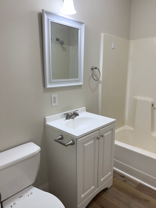 Building Photo - 56 Bell Rd