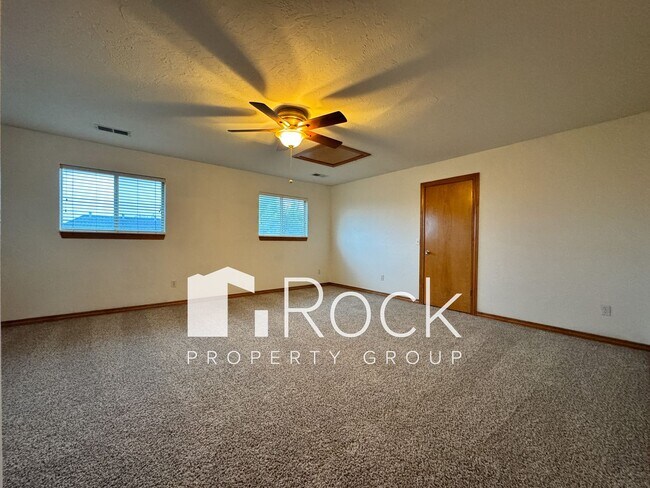 Building Photo - Charming 3-Bed 3-Bath Home with Tornado Shelter & Generator