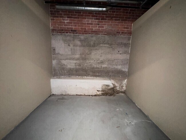 Building Photo - 4 Bishop St