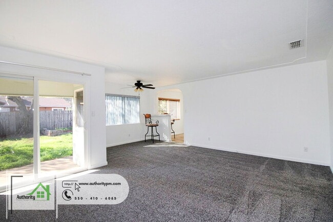 Building Photo - 2176 Oxford Rd