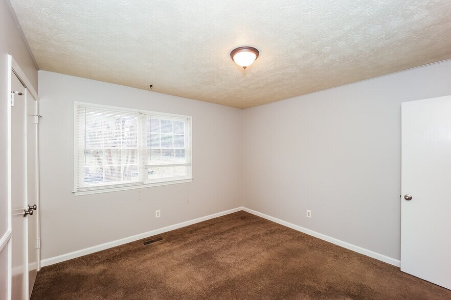 Building Photo - 2808 Adella Ct