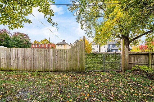 Building Photo - 73 E Markison Ave