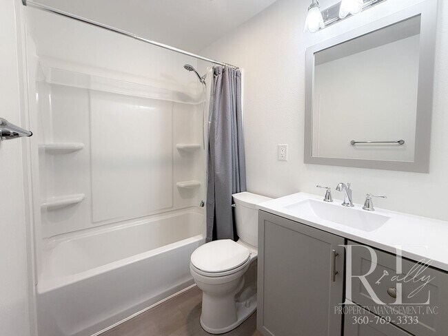 Building Photo - Bright 3BR Home on Amelia Ct | LVP Floors,...