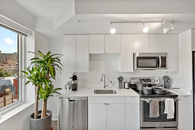 Building Photo - 2000 P St NW