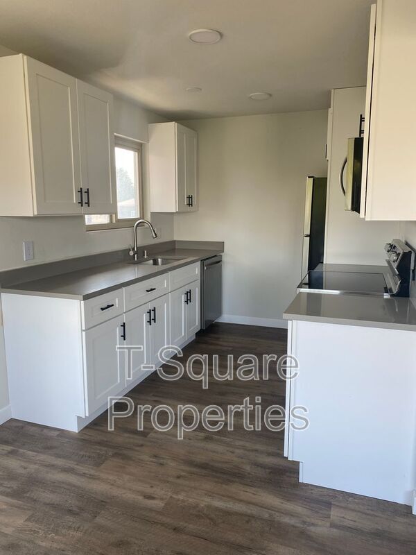 Building Photo - 2918 Nassau St