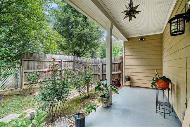 Building Photo - 2061 Hutton Dr