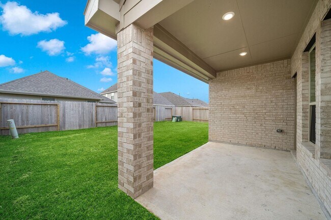 Building Photo - 2915 Painted Sunrise Trail
