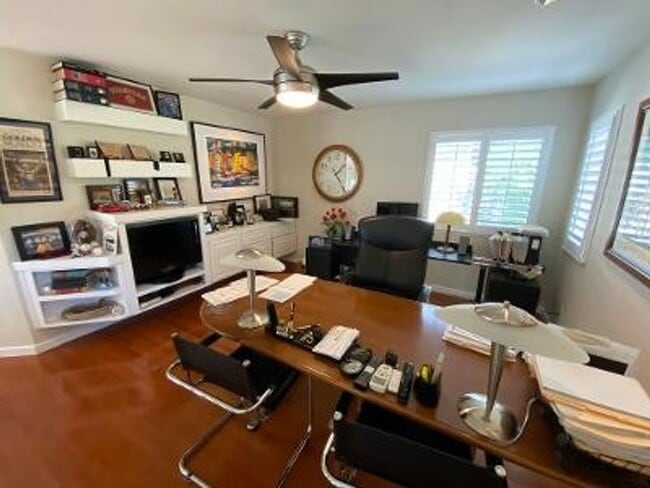 Building Photo - 3 Bed 3.5 Bath + Loft, In Downtown Danvill...