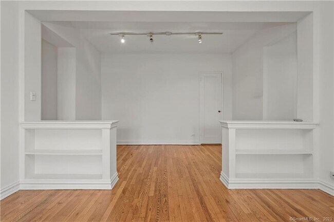 Building Photo - 70 Strawberry Hill Ave