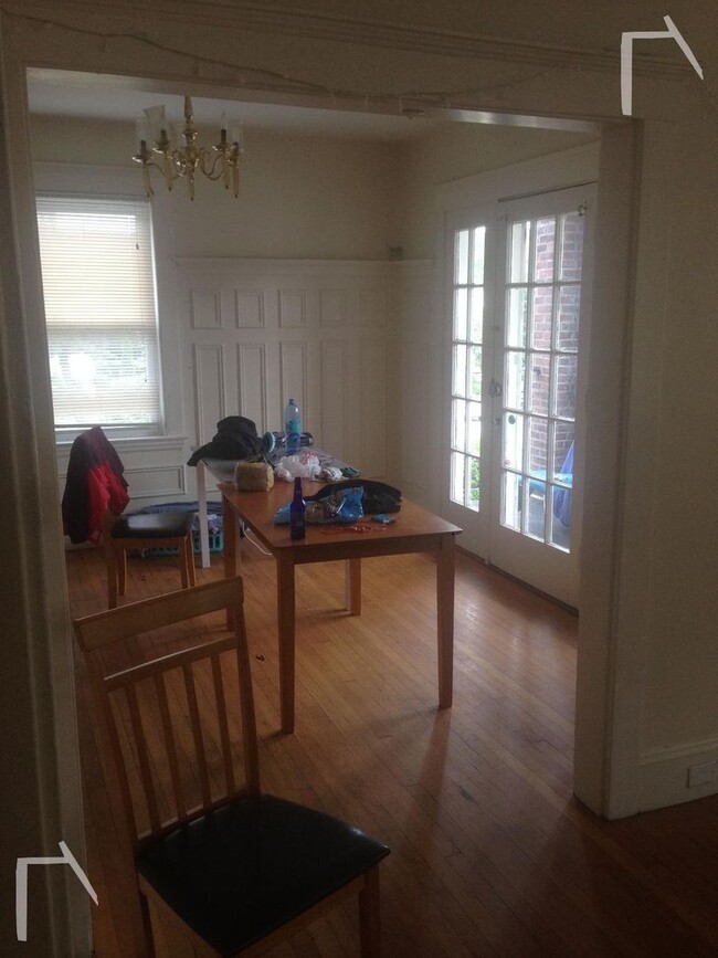 Primary Photo - Brighton/Cleveland Circle 4 Bed Available ...