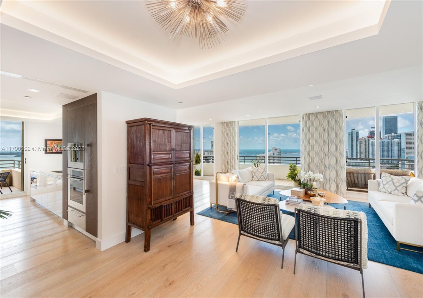 Building Photo - 888 Brickell Key Dr