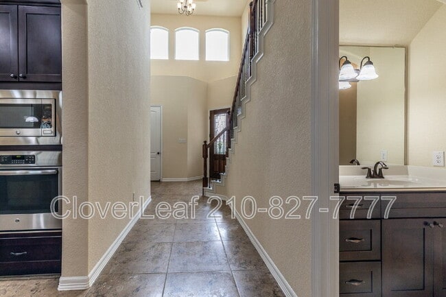 Building Photo - 6126 Lowrie