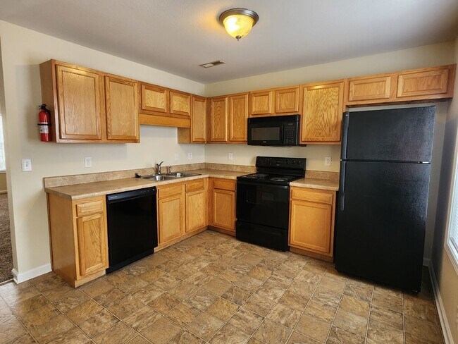 Building Photo - 248-2C EXECUTIVE AVE, CLARKSVILLE, TN 37042