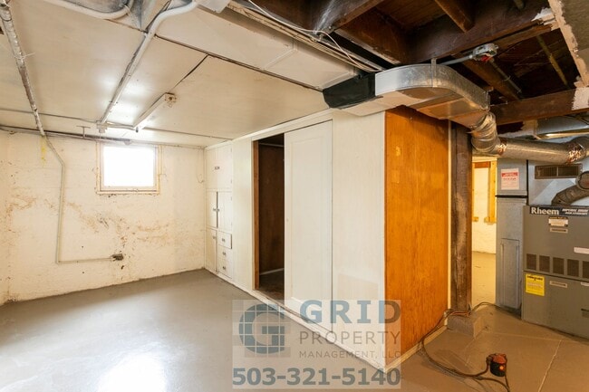 Building Photo - Charming 2 Bedroom Available in Popular N Kenton Neighborhood!