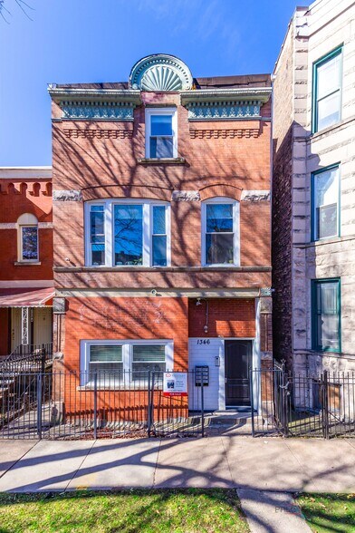 Building Photo - 1346 N Artesian Ave