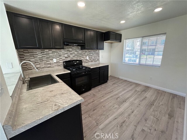 Building Photo - 1009 Whispering Wood Ln