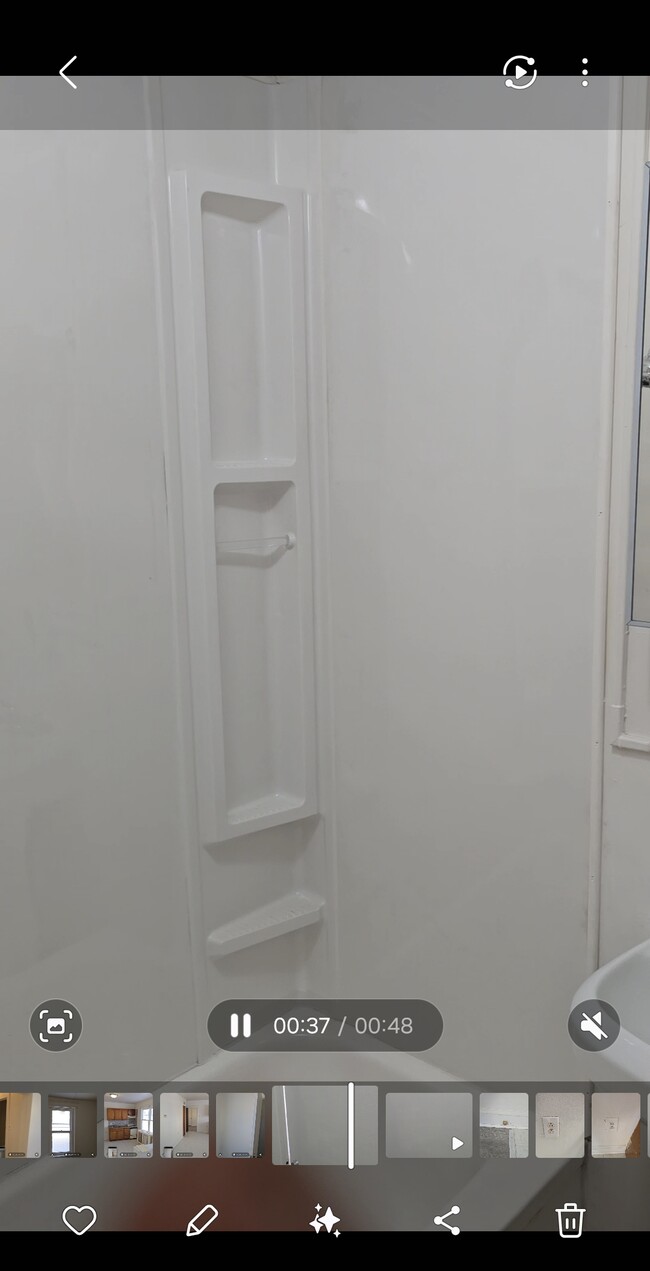 Building Photo - 2318 Upland St