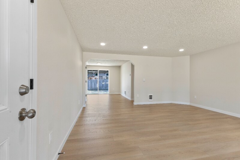 Building Photo - 16909 7th Ave E