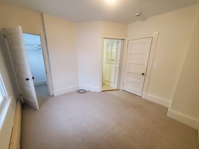 Building Photo - 40 Pine St