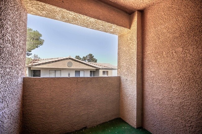 Building Photo - 3151 N Soaring Gulls Dr