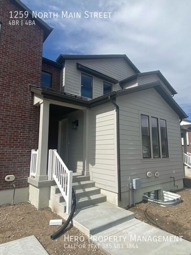 Primary Photo - 1259 N Main St