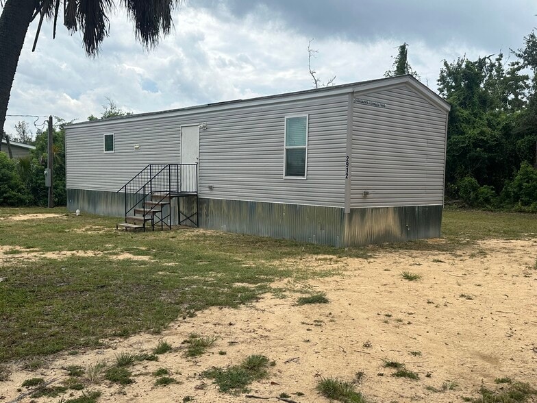Primary Photo - 2912 E 14th Ct