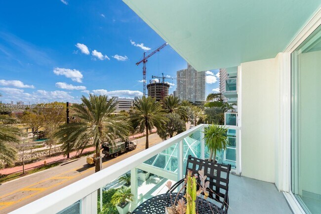 Building Photo - 650 West Ave