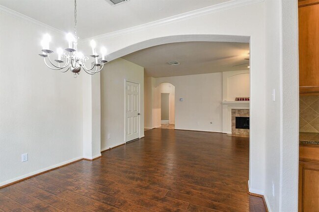 Building Photo - 2318 Appian Way