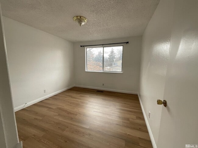 Building Photo - 3268 Bunker Hill Ln
