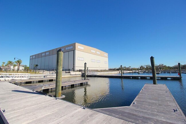 Building Photo - 20 Del Palma Dr