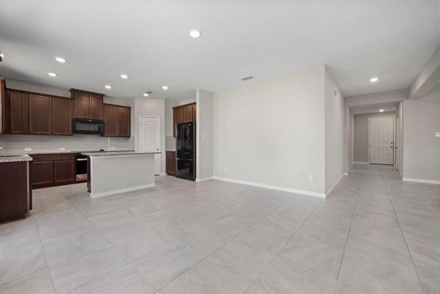 Building Photo - 3409 Keechi Creek Dr