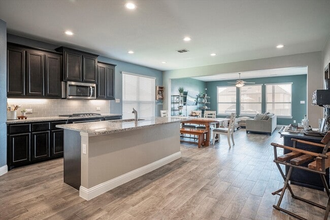 Building Photo - 1202 Alderwood Dr