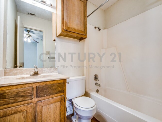 Building Photo - LAST 2 MONTHS RENT FREE!!! Great 2-Story 2/2.5 Condo Close to UNT For Rent!