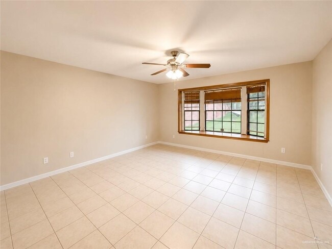 Building Photo - 15 E La Vista Ave