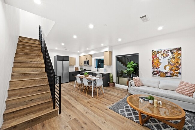 Building Photo - 3 BED 3 BATH | PRIVATE FRONT YARD | PRIVATE 2 CAR ATTACHED GARAGE | WASHER | DRYER | CENTRAL A/C