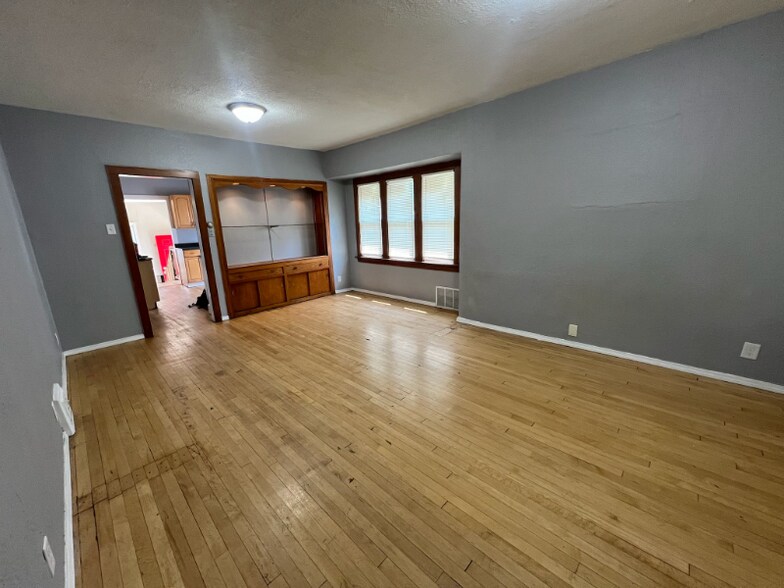 Building Photo - 3052 N 47th St