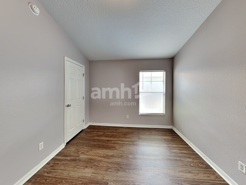 Building Photo - 204 Silver Palms Cir