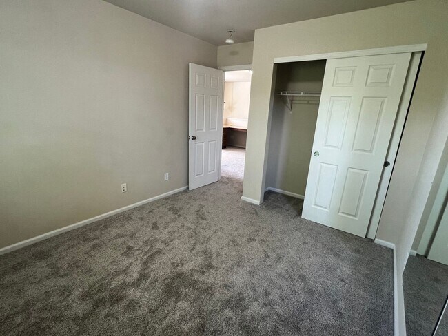 Building Photo - 12773 Leyden St
