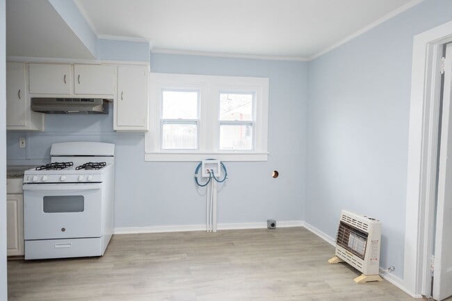 Building Photo - 911 Ray St